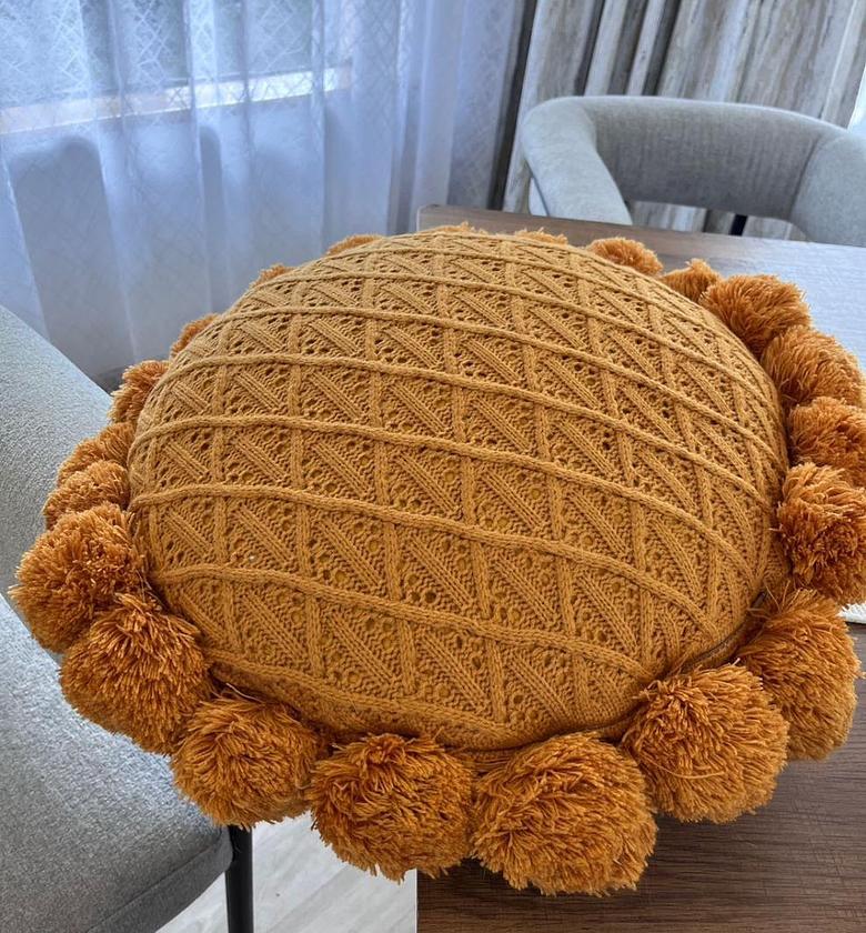 Round Knitted Pillow  image