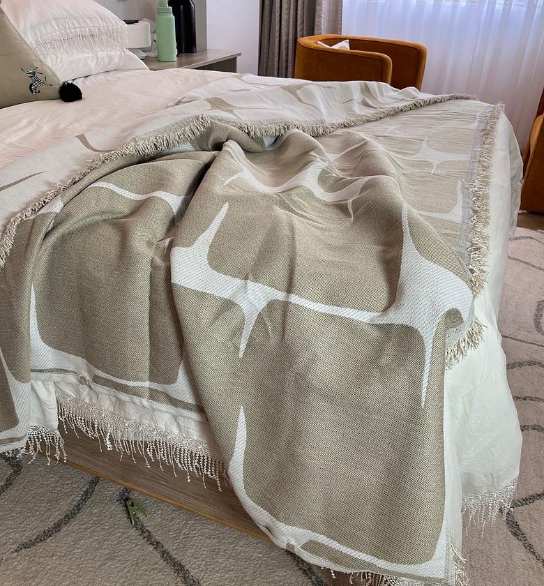 Quilt Throw Blanket image