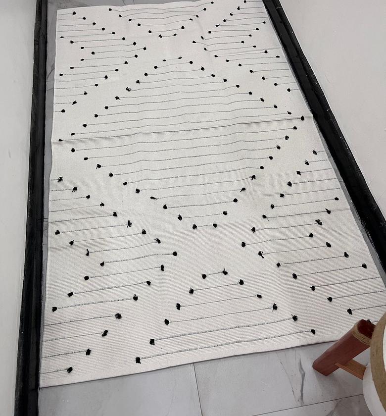 Woven Rug 90x150cm image