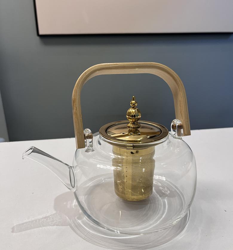 Heat resistant kettle with wooden handle   image