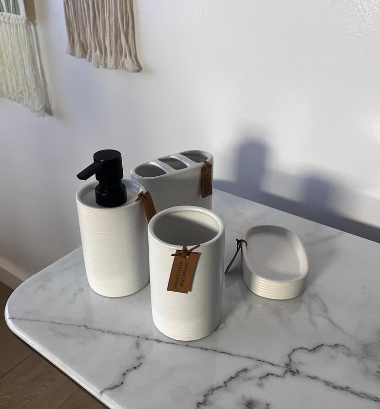 4 Piece Ceramic Bathroom Set image