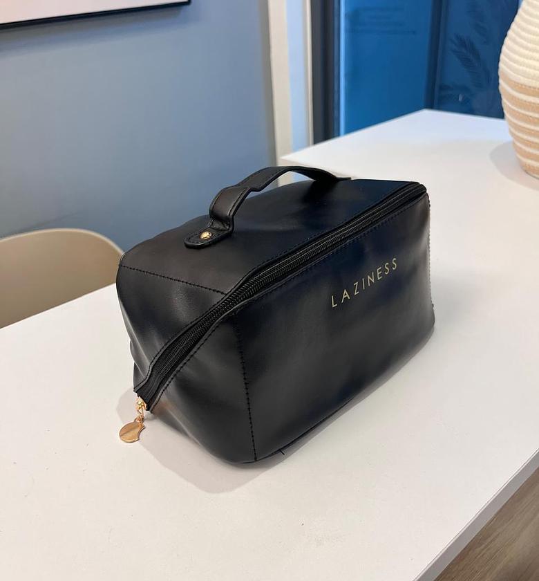 Cosmetic bag image