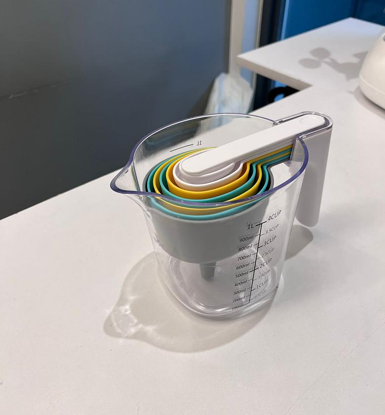 Measuring Jug,Cups & Spoons image